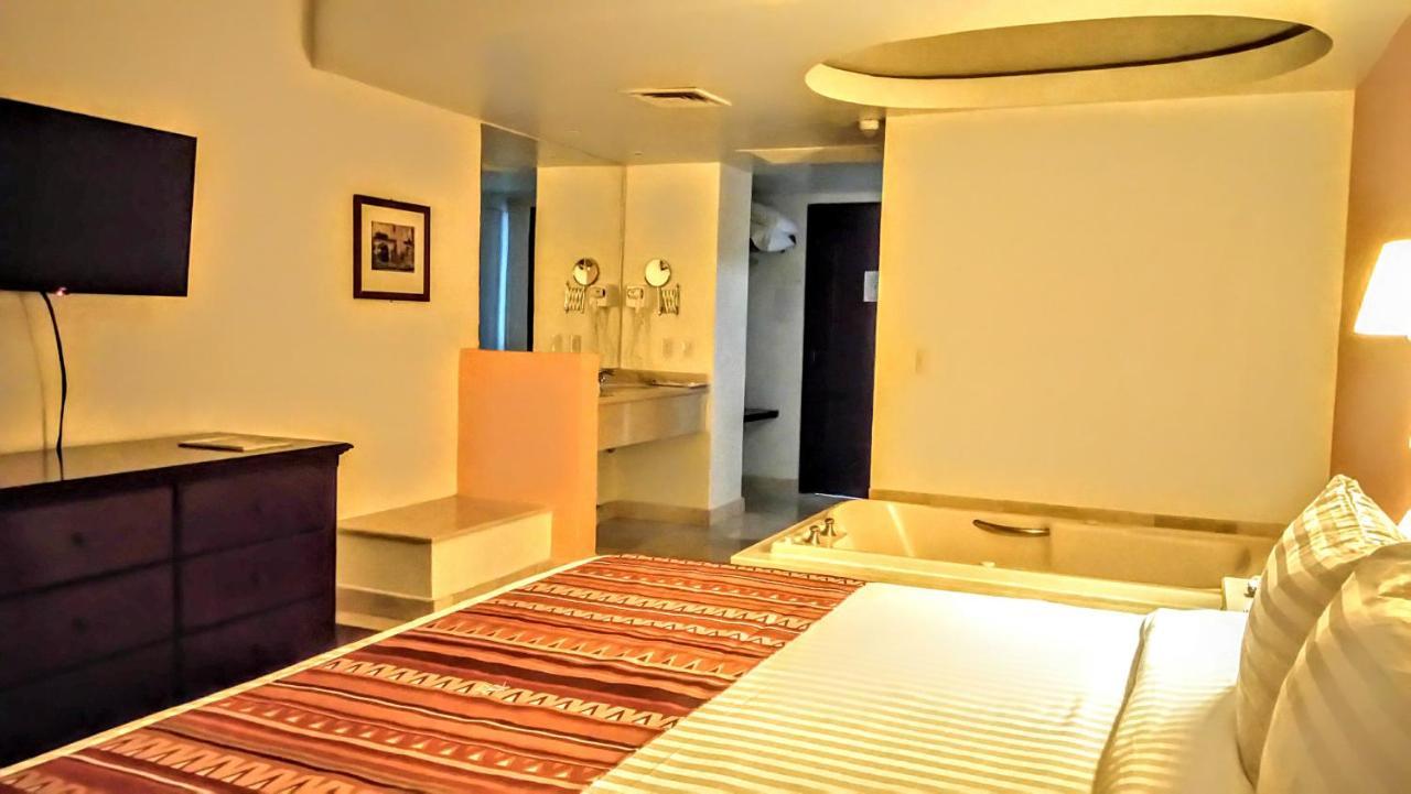 Hg Hotel Сапопан Экстерьер фото
